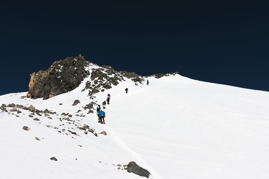 驕傲！山美股份歐洲員工勇攀歐洲第一峰-厄爾布魯士峰