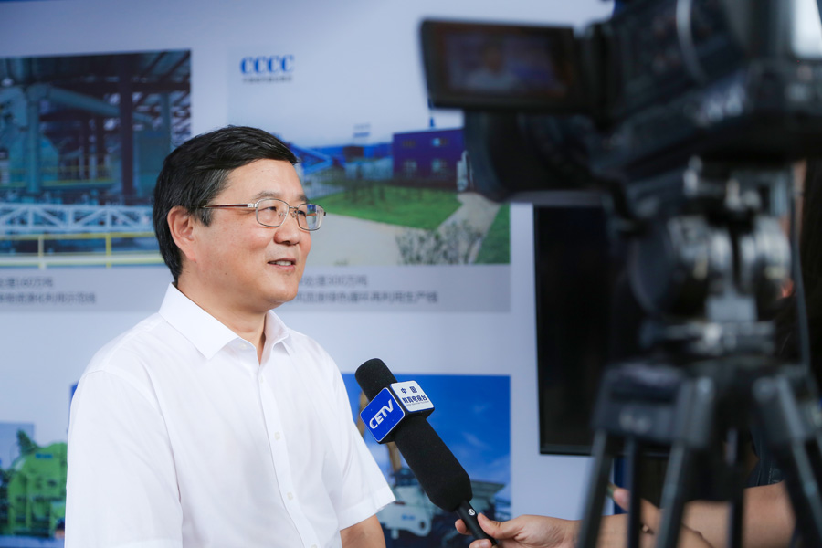 山美股份董事長楊安民接受中國教育電視臺(tái)采訪，談建筑垃圾資源化處理