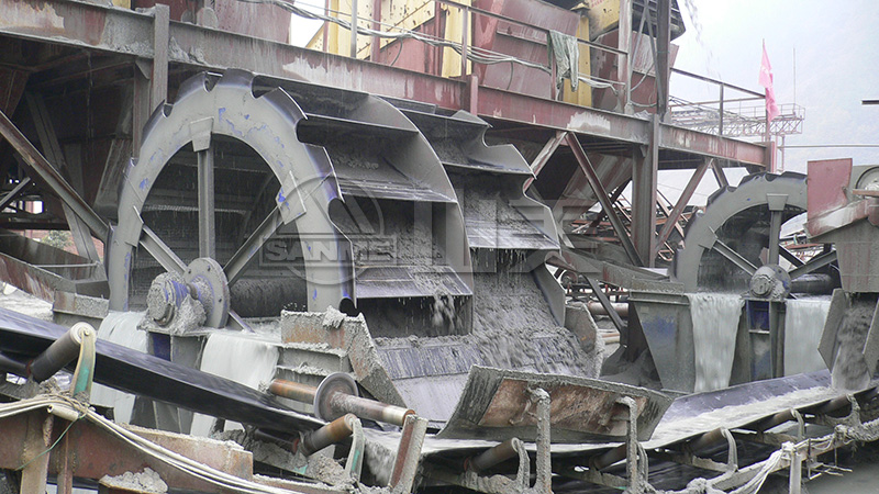 面對(duì)砂石洗砂機(jī)型號(hào)的選擇，輪斗洗砂機(jī)和螺旋洗砂機(jī)哪種更適合？