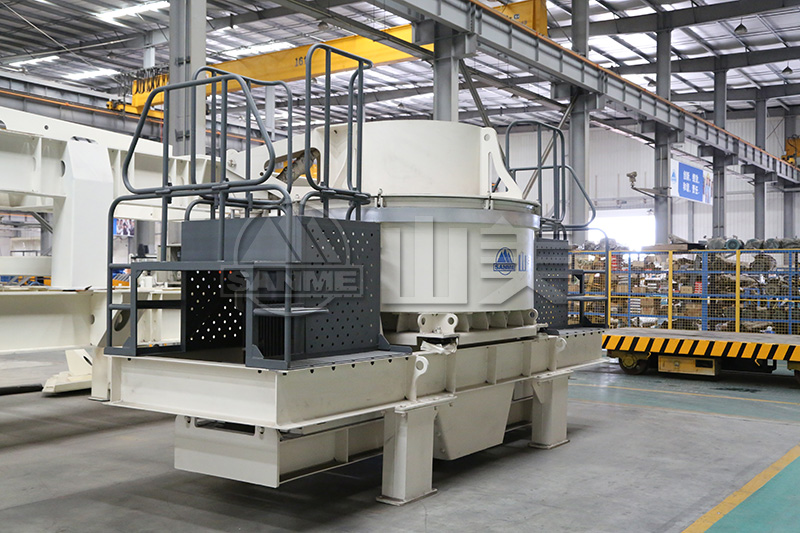 制砂機出砂率低是什么原因?qū)е碌模? /> 
</p>
<p>
	<br />
</p>
&emsp;&emsp;<strong>四、物料的構(gòu)成：</strong><br />
<br />
&emsp;&emsp;物料所含的細粉越多，影響越大，由于細粉容易粘附在物料上，從而物料在運輸過程中會受到影響。所以，要將物料中的細粉篩分出去，以防這些細粉影響制砂機的正常運行作業(yè)。<br />
<br />
&emsp;&emsp;<strong>五、制砂機型號差異：</strong><br />
<br />
&emsp;&emsp;每個<a href='http://www.15hair.com/products/sand-maker/' title='制砂機設(shè)備' target='_blank'>制砂機設(shè)備</a>廠家生產(chǎn)出的制砂機都會有一定的型號差異，不同型號的制砂機在運行時的生產(chǎn)量不同、能源消耗量也是不同的，在購買<a href='http://www.15hair.com/products/sand-maker/' title='制砂設(shè)備' target='_blank'>制砂設(shè)備</a>時要對自己的生產(chǎn)需求要有一定的了解，購買合適自己生產(chǎn)需求的型號，否則不但會影響到設(shè)備的產(chǎn)量，并且還有可能會讓用戶花費更高的成本。<br />
<br />
&emsp;&emsp;<strong>六、是否規(guī)范操作，定期維護：</strong><br />
<br />
&emsp;&emsp;制砂機操作人員要按照規(guī)章制度規(guī)范地操作制砂機，設(shè)備的定期維護也能夠提升出砂率。要是一臺制砂設(shè)備并沒有定期的維護保養(yǎng)和規(guī)范操作，便會導(dǎo)致設(shè)備的易損件加快磨損，致使制砂機設(shè)備的使用壽命大大減少，而且在單位時間里的生產(chǎn)量比較小。<br />
<br />
&emsp;&emsp;七、除此之外，設(shè)備在運行一段時間后，生產(chǎn)量會有所下降，這也是無法避免的，為了更好的提高出砂率，設(shè)備在日程的生產(chǎn)中還要注意以下幾點：<br />
<br />
&emsp;&emsp;1、檢查主軸和葉輪的轉(zhuǎn)速。要是葉輪轉(zhuǎn)速較低，就對造成物料拋出的速度不足，物料之間的碰撞或是物料和護板之間的撞擊力不夠，出砂率肯定是不會太高，所以要保證轉(zhuǎn)速正常是非常重要的。<br />
<br />
&emsp;&emsp;2、密封的作業(yè)要做好。制砂機在作業(yè)時間久了之后，密封的部件便會出現(xiàn)磨損，要是長時間地不更換，粉塵會很容易地進入軸承和油路中，導(dǎo)致設(shè)備的潤滑油失去作用，造成軸承的加快磨損，減少使用壽命，所以一定要定期地查看密封狀況。<br />
<p>
	<br />
</p>
<p style=