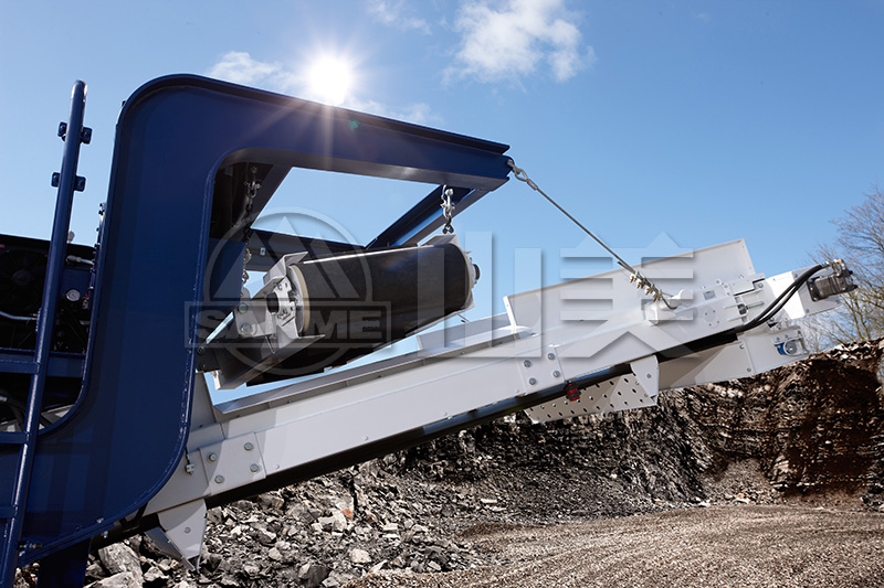 履帶式移動(dòng)破碎機(jī)對(duì)比輪胎式移動(dòng)破碎機(jī)有什么優(yōu)勢？