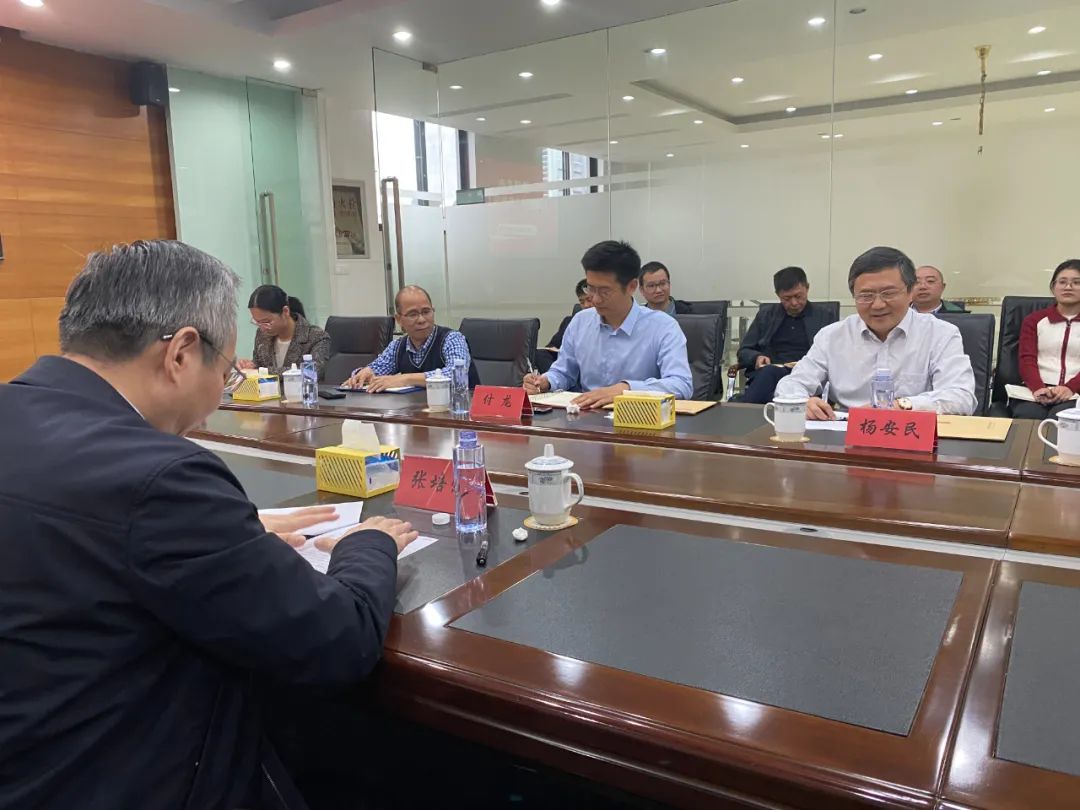 奉賢區(qū)人大常委會(huì)黨組書記、主任張培榮一行蒞臨上海山美股份開展“優(yōu)環(huán)境、穩(wěn)經(jīng)濟(jì)”大走訪大調(diào)研