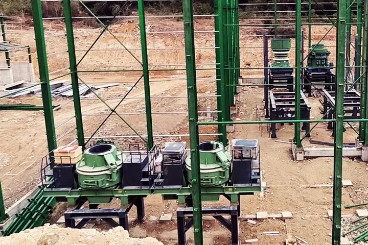 VC7系列立式?jīng)_擊破碎機(jī)——多領(lǐng)域適用，展現(xiàn)強(qiáng)大實(shí)力