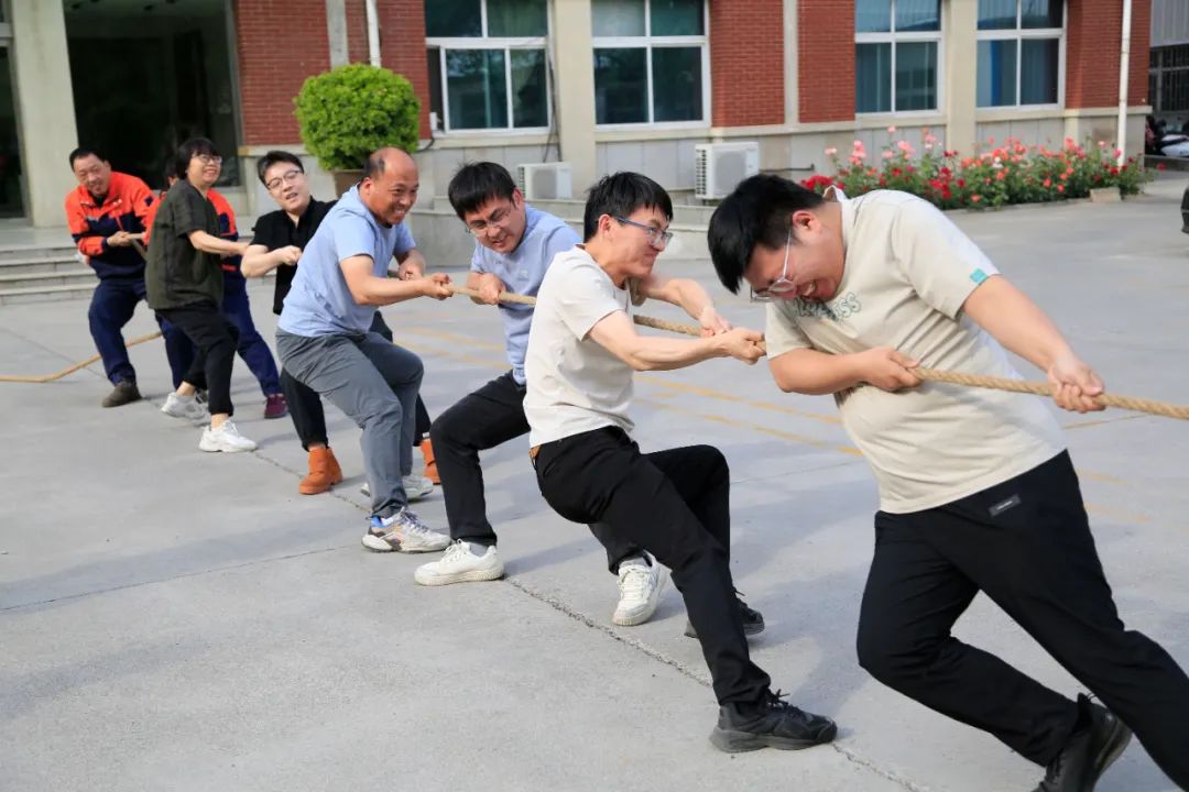 上海山美股份2025春季運(yùn)動(dòng)會(huì)火熱啟幕！拔河、籃球預(yù)賽燃情開戰(zhàn)