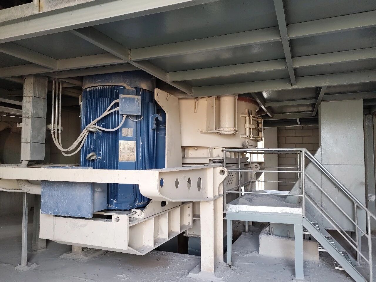 立式?jīng)_擊式破碎機(jī)-大進(jìn)料·高效率·低損耗 鑄就精品骨料